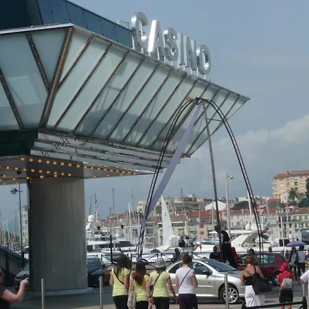 Hotell Jardin Croisette 3*
