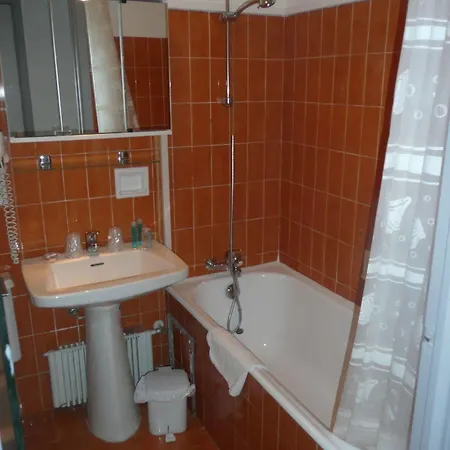 Otel Jardin Croisette 3*