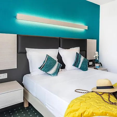 ホテル Jardin Croisette 3*